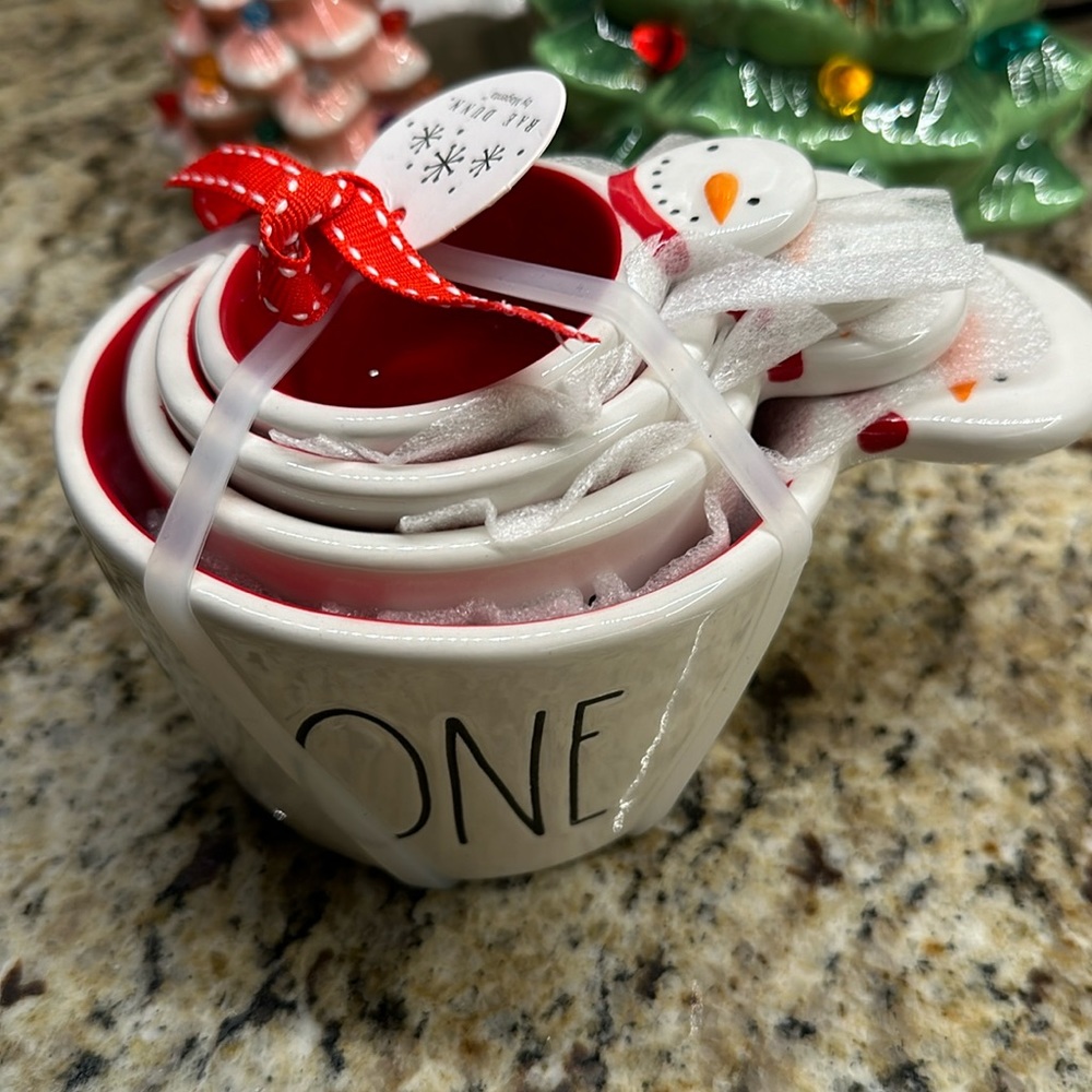 Rae Dunn measuring cups